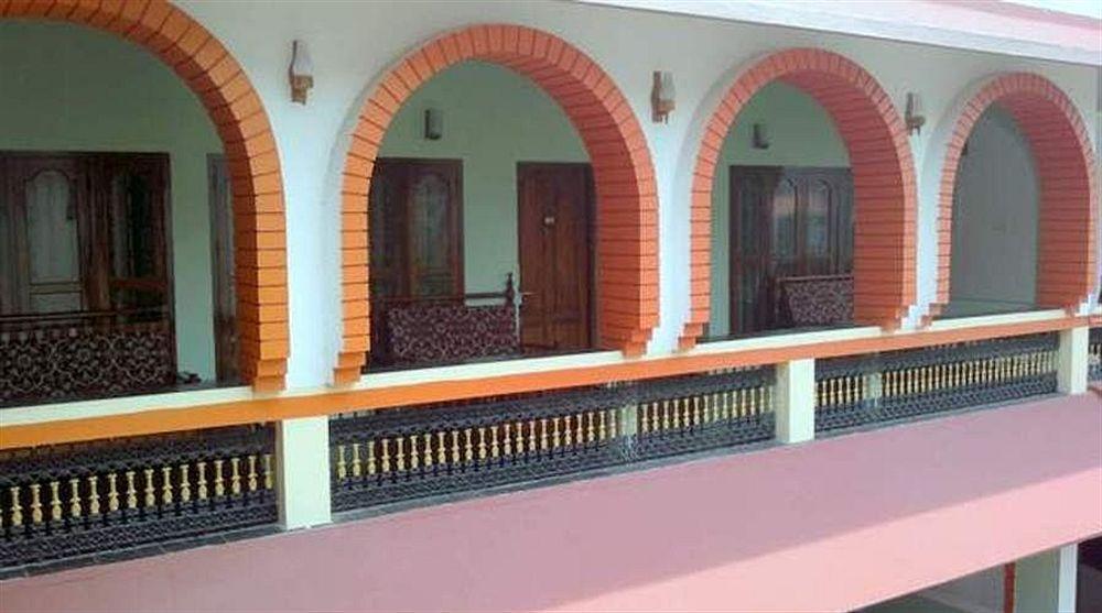 Hotel Sea View Palace - The Beach Hotel Kovalam Exterior foto