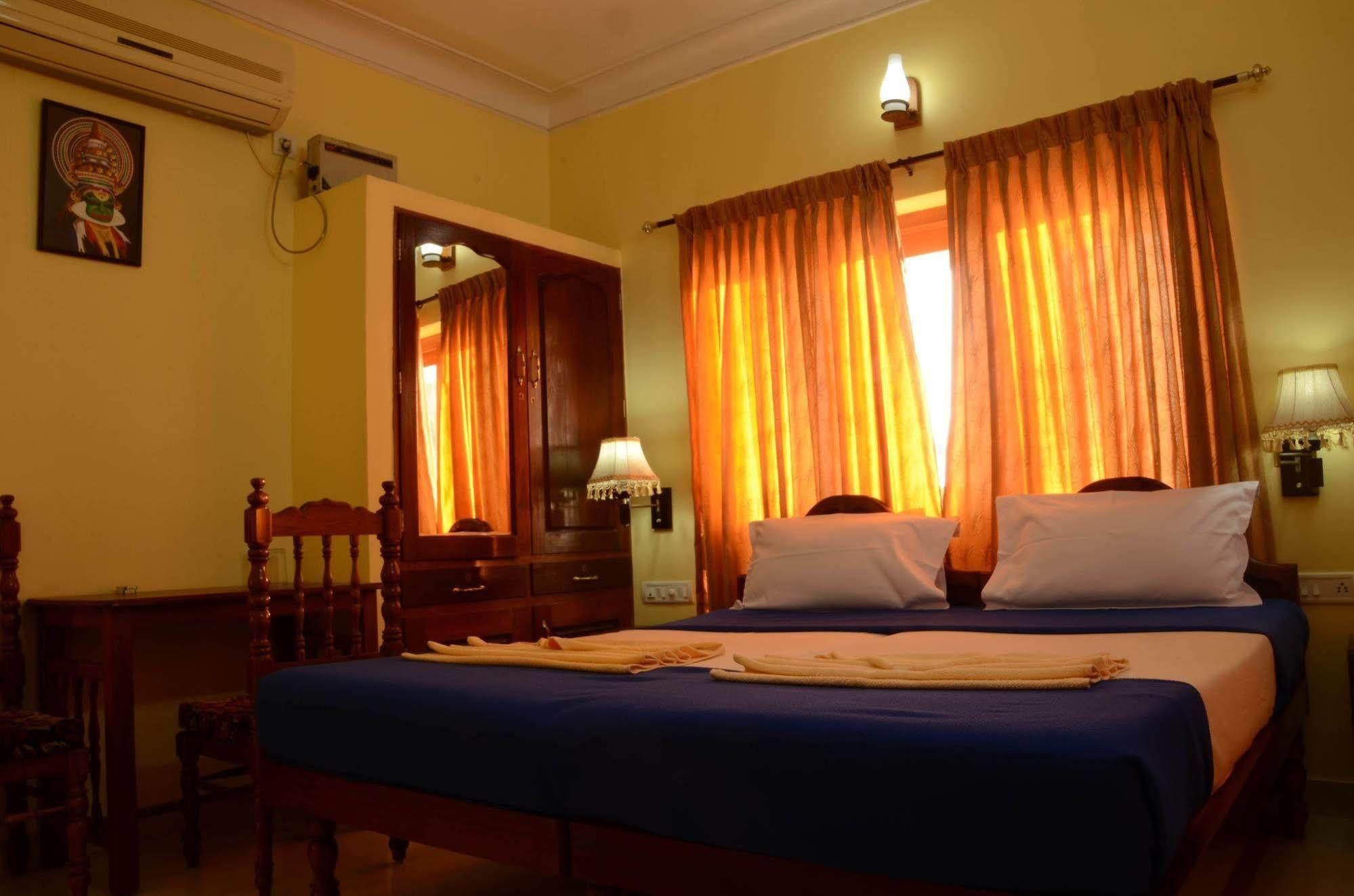 Hotel Sea View Palace - The Beach Hotel Kovalam Exterior foto
